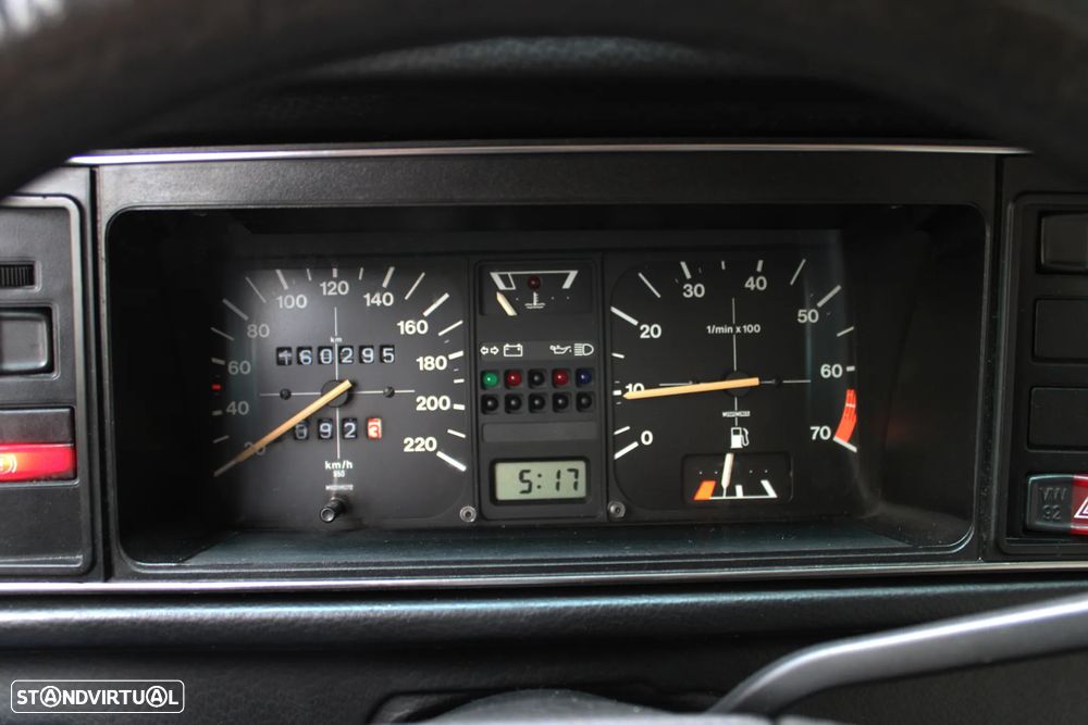 VW Golf Cabriolet 1.6 - 32