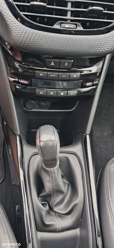 Peugeot 2008 1.6 BlueHDi Allure - 27