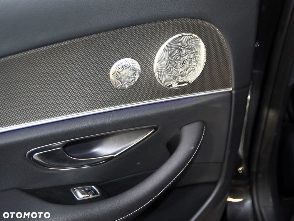 Mercedes-Benz Klasa E 300 de 4Matic 9G-TRONIC - 17
