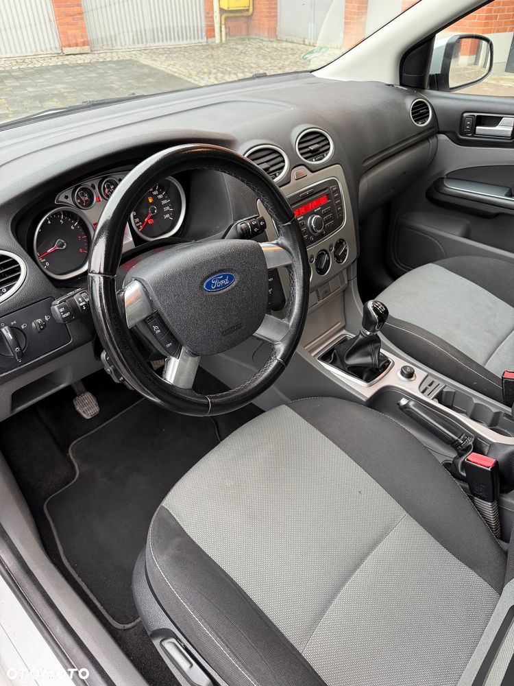 Ford Focus 1.6 16V Ambiente - 31