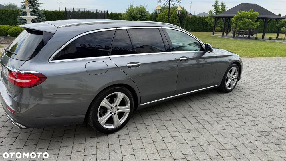 Mercedes-Benz Klasa E 220 d 4Matic 9G-TRONIC - 23