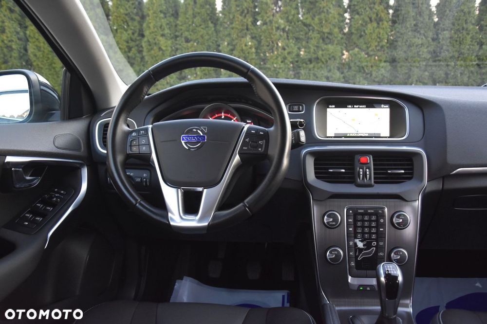 Volvo V40 D2 Drive-E Momentum - 10