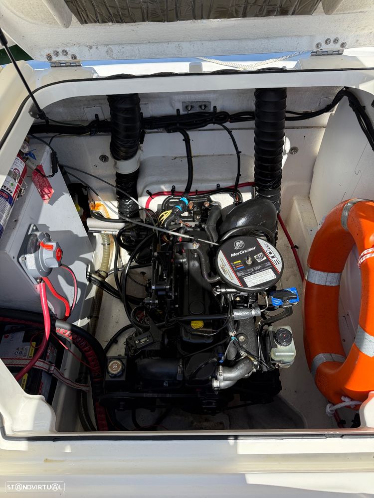 Bayliner VR5 - 13