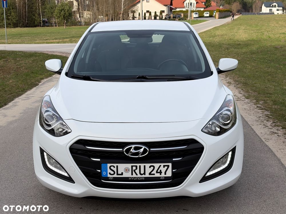Hyundai i30 blue 1.4 Style - 2