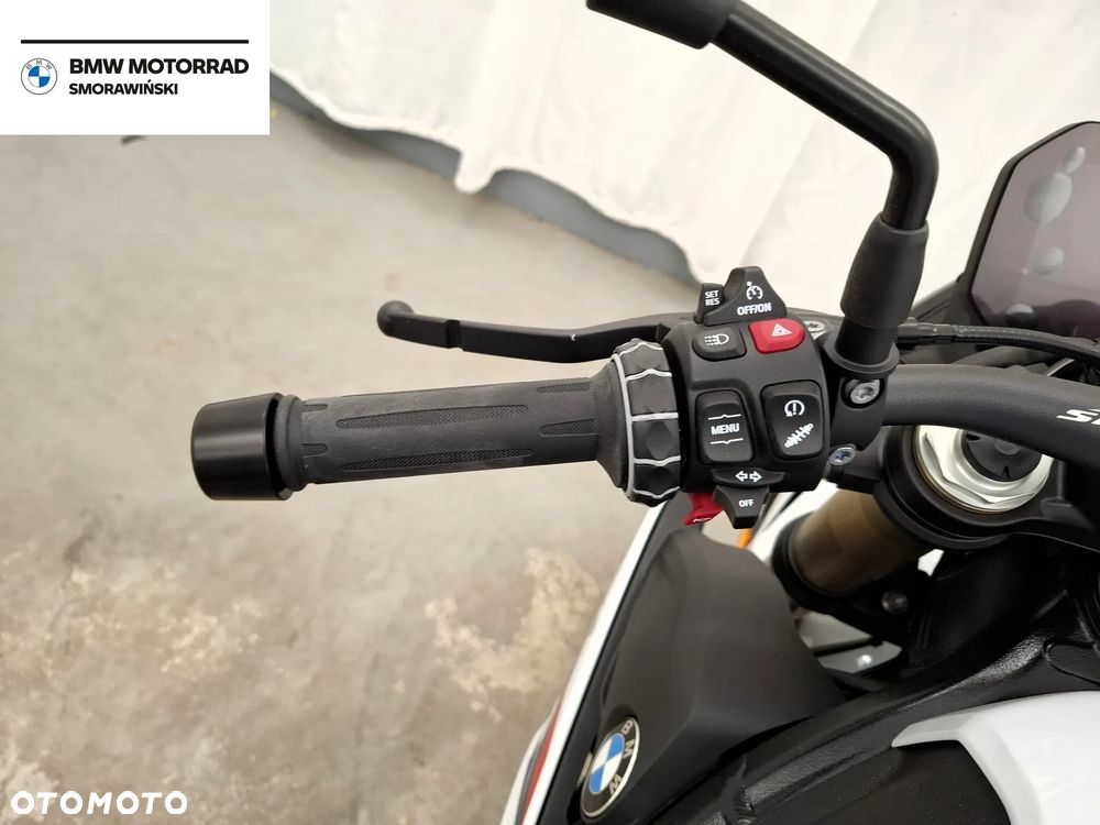 BMW S - 9
