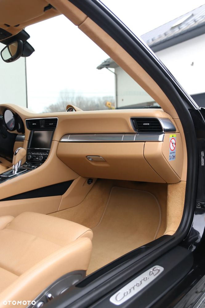 Porsche 911 Carrera 4S PDK - 31