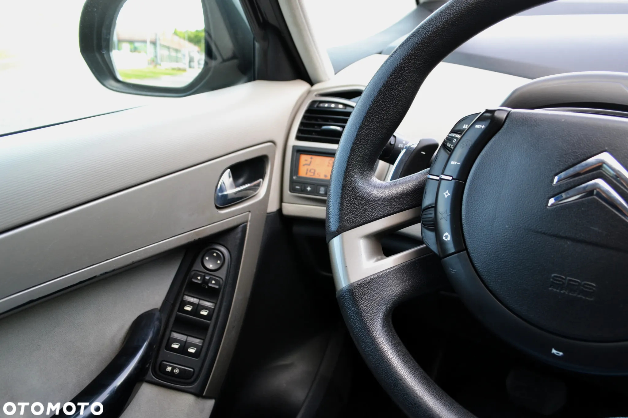 Citroën C4 Picasso 1.6 HDi FAP ESG6 Confort - 21