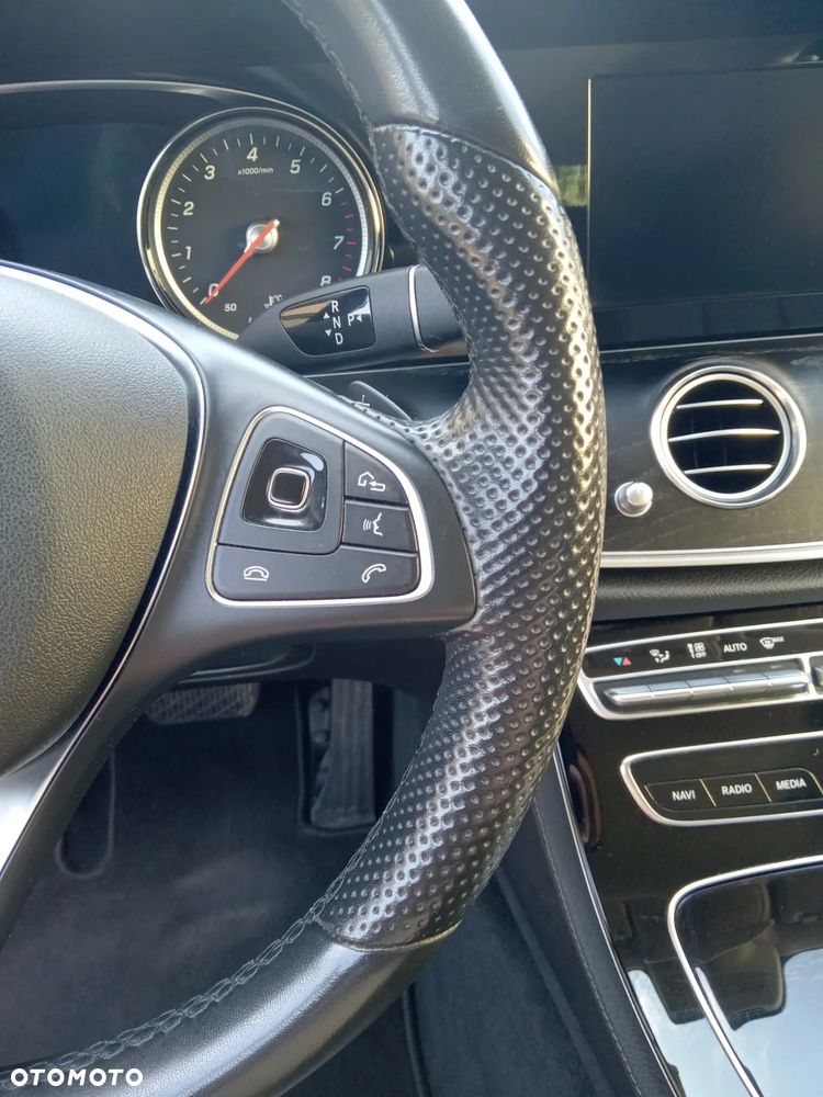 Mercedes-Benz Klasa E 200 9G-TRONIC Avantgarde - 33