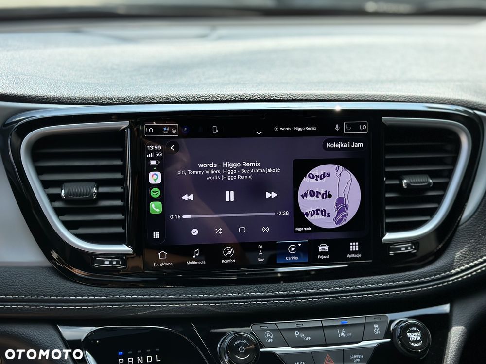 Chrysler Pacifica - 17
