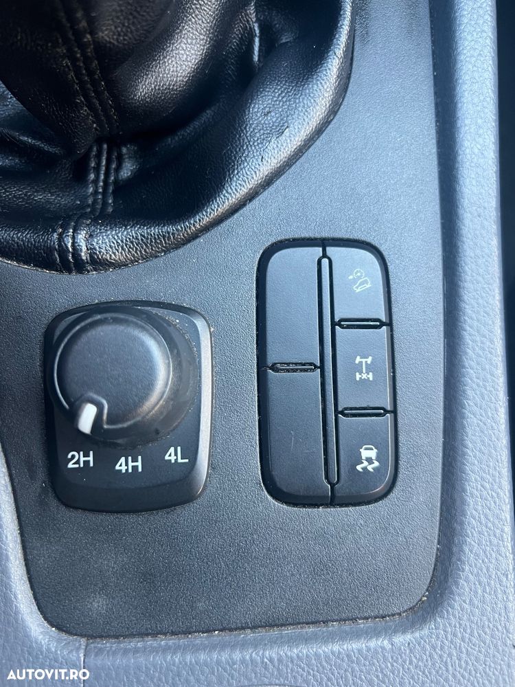 Ford Ranger Pick-Up 2.2 TDCi 4x4 Cabina Dubla XLT - 8