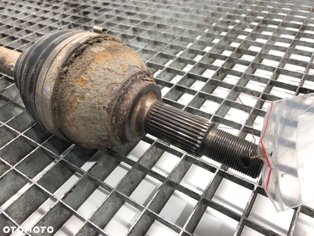 PÓŁOŚ PRAWY PRZÓD  RENAULT KOLEOS I (HY_) 2008 - 2022 2.0 dCi 4x4 (HY0B) 127 kW [173 KM] olej - 4