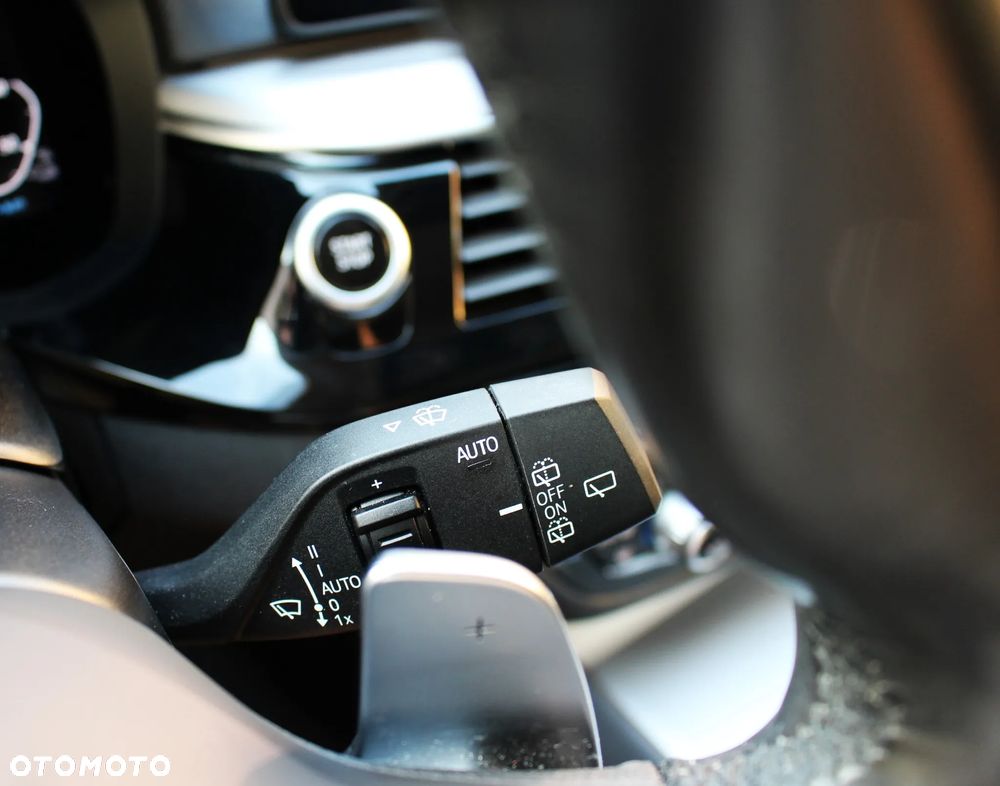 BMW Seria 5 530e Luxury Line sport - 36