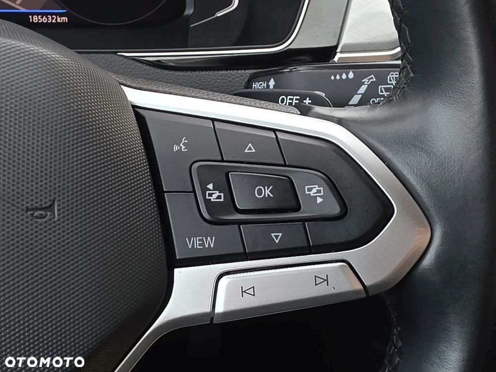 Volkswagen Passat - 17