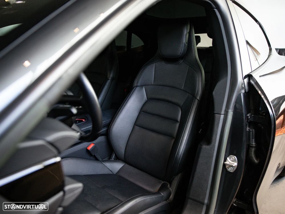 Porsche Taycan Sport Turismo - 20