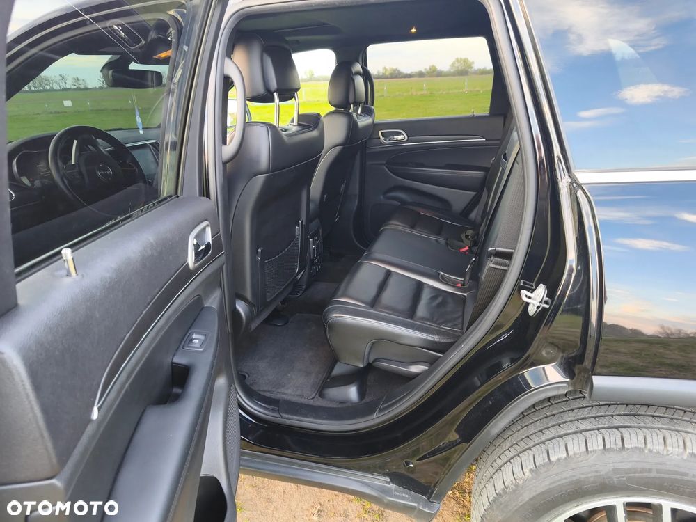 Jeep Grand Cherokee - 12