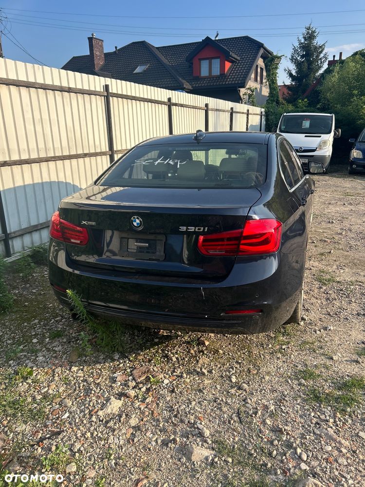 BMW Seria 3 330i xDrive - 3