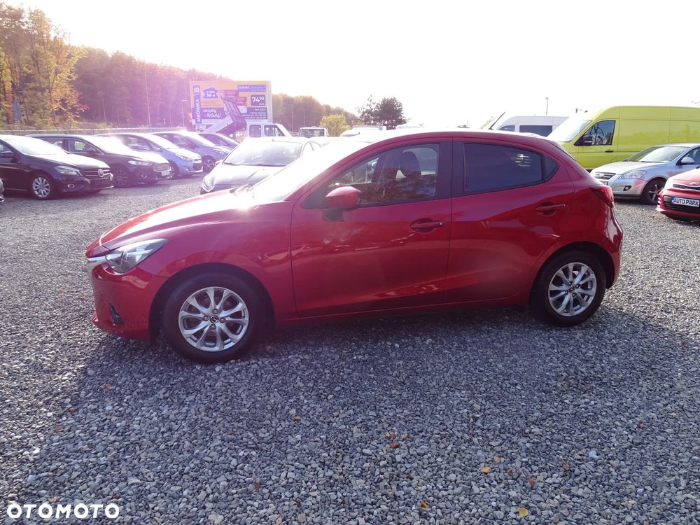 Mazda 2 2015 photo 3