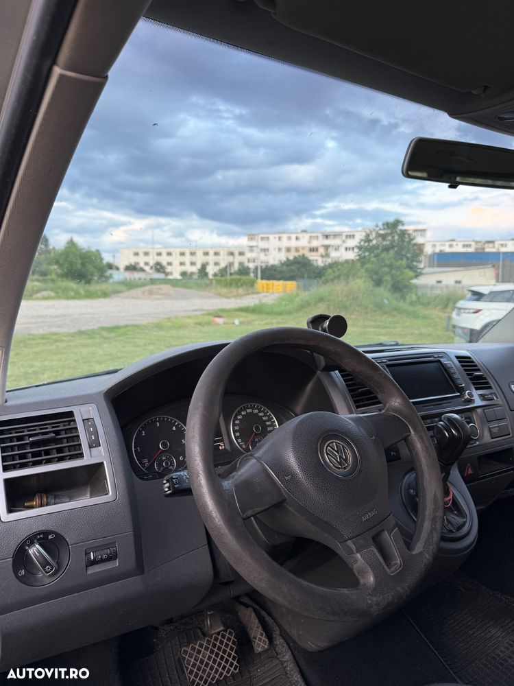 Volkswagen Caravelle - 2