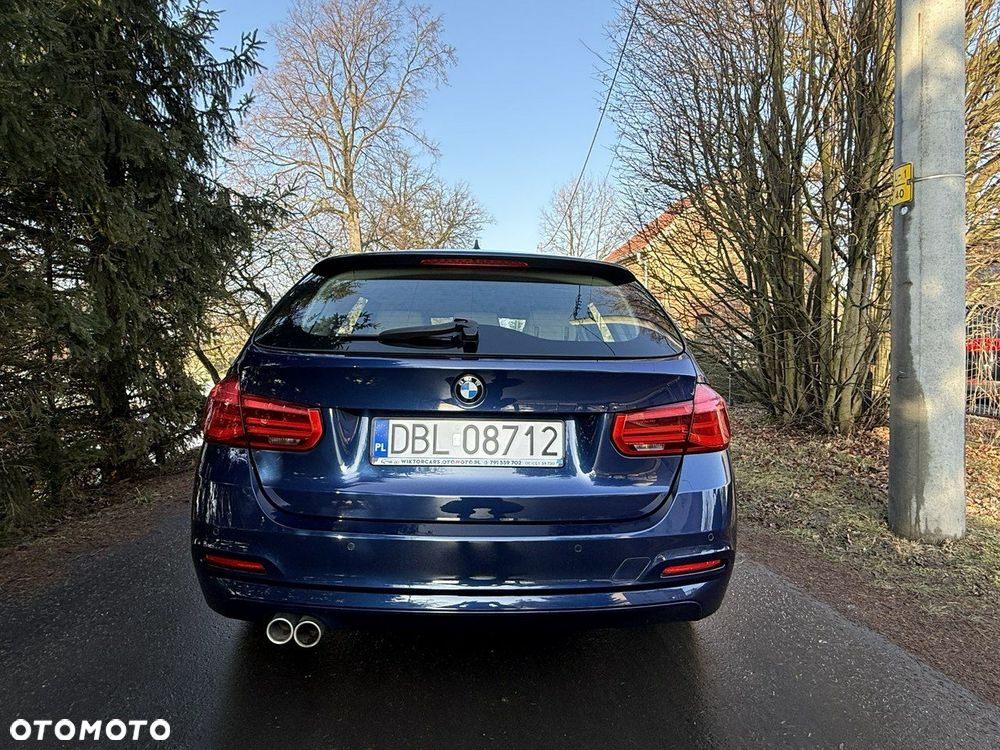 BMW Seria 3 320i Luxury Line - 18