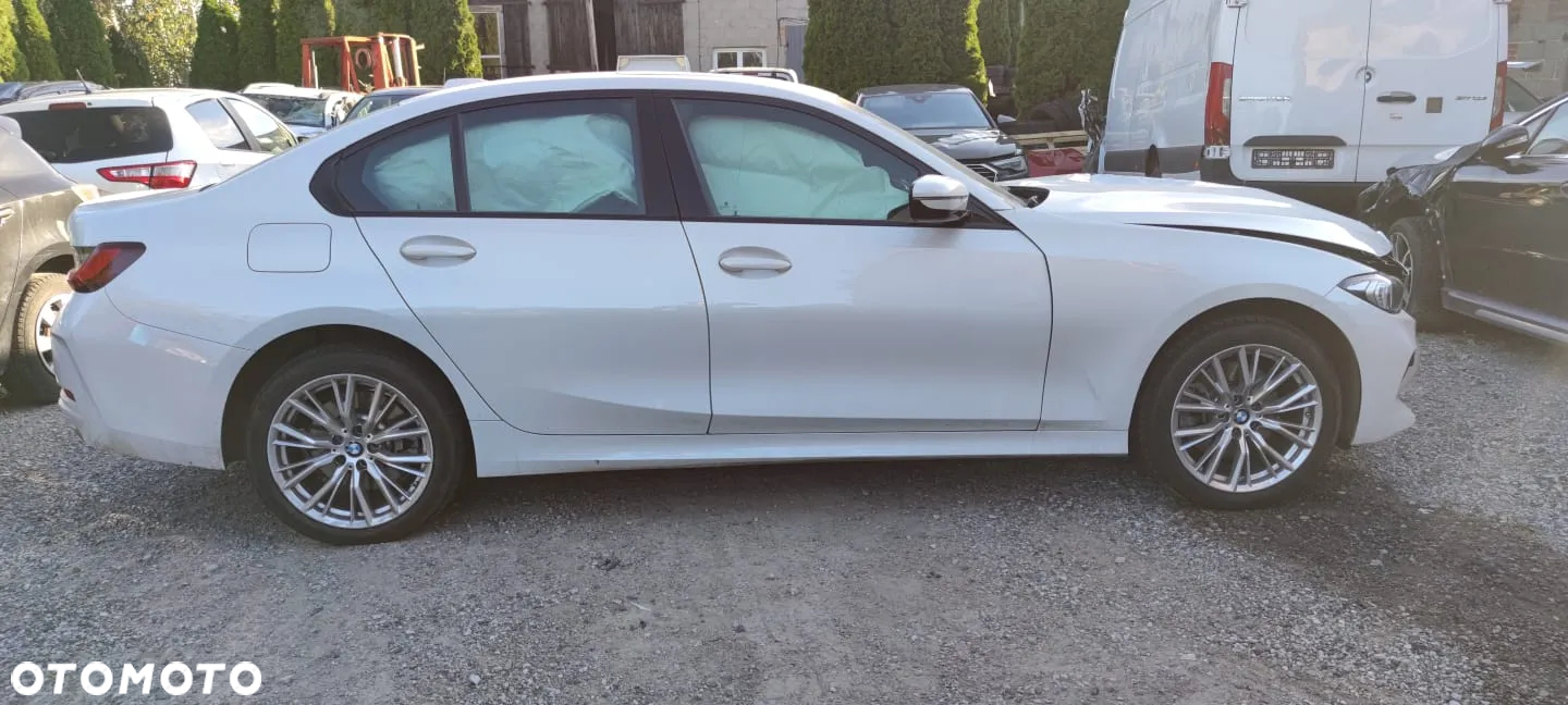 BMW Seria 3 330i xDrive sport - 4