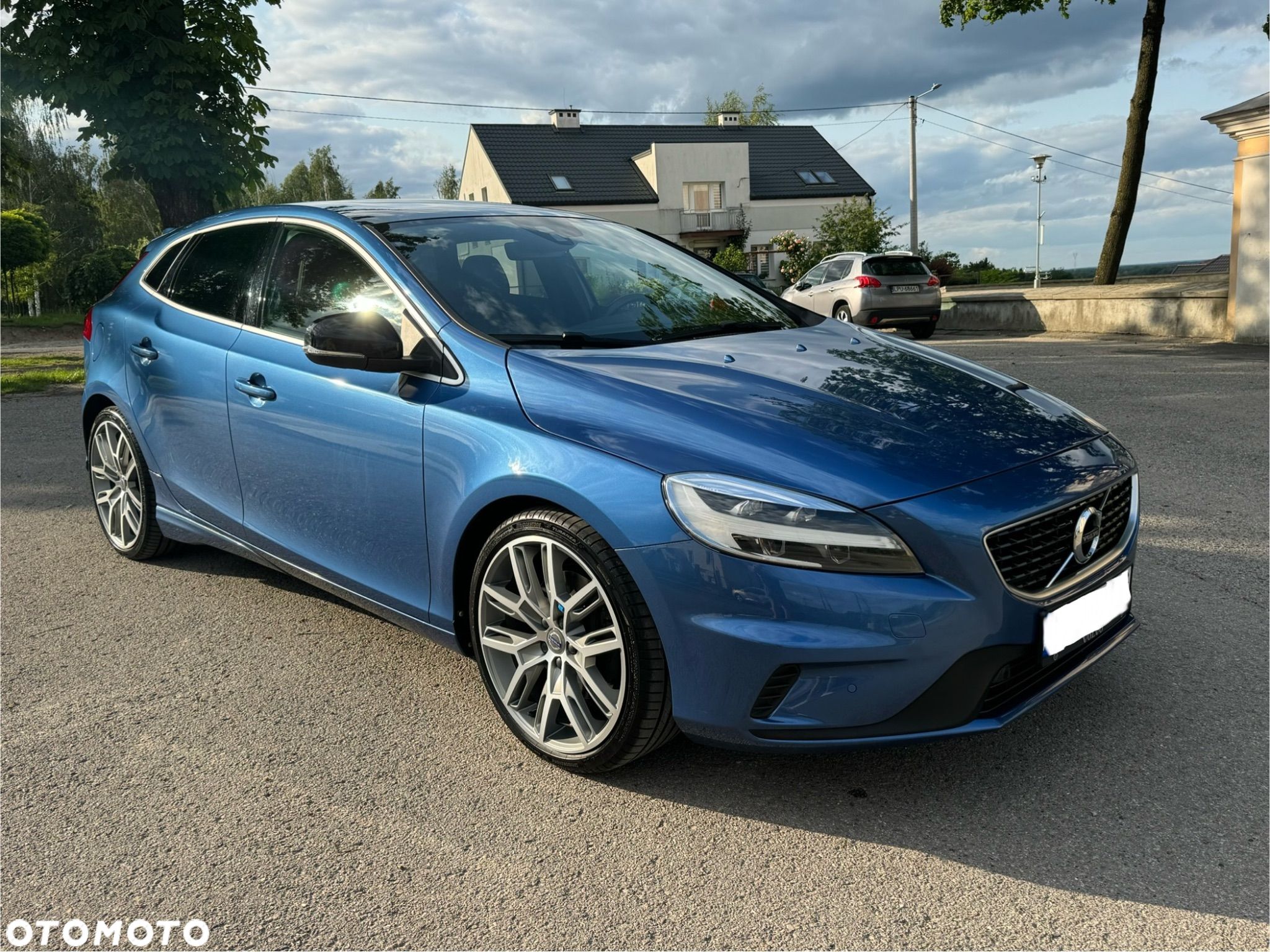 Volvo V40 D4 RDesign - 1