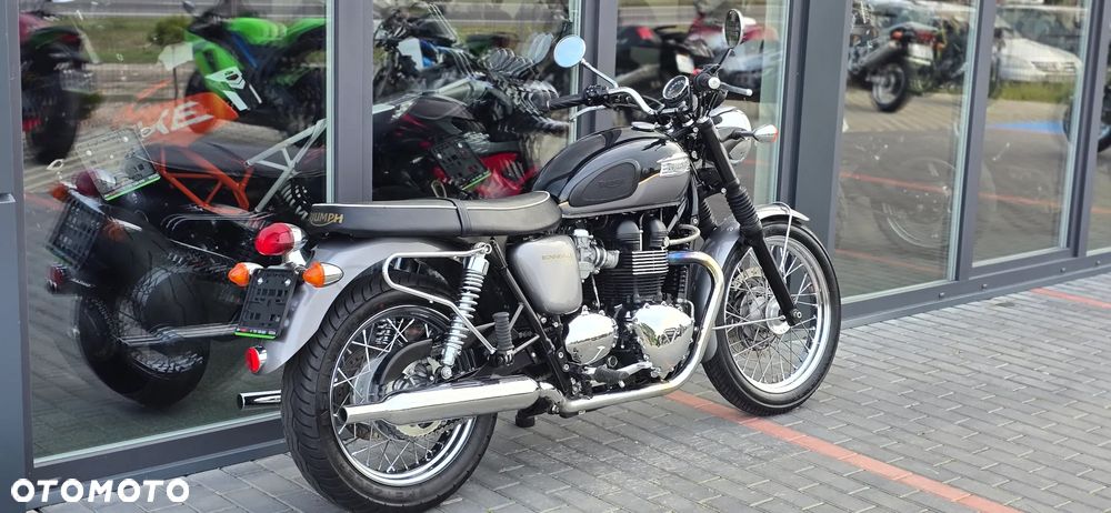 Triumph Bonneville - 5