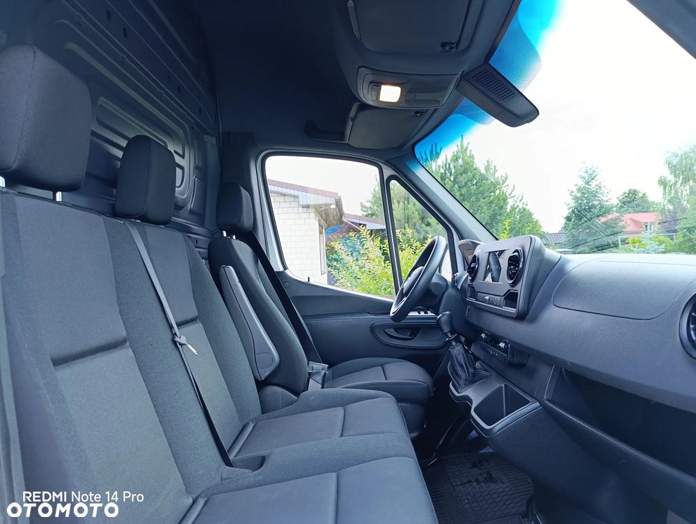 Mercedes-Benz Sprinter - 22