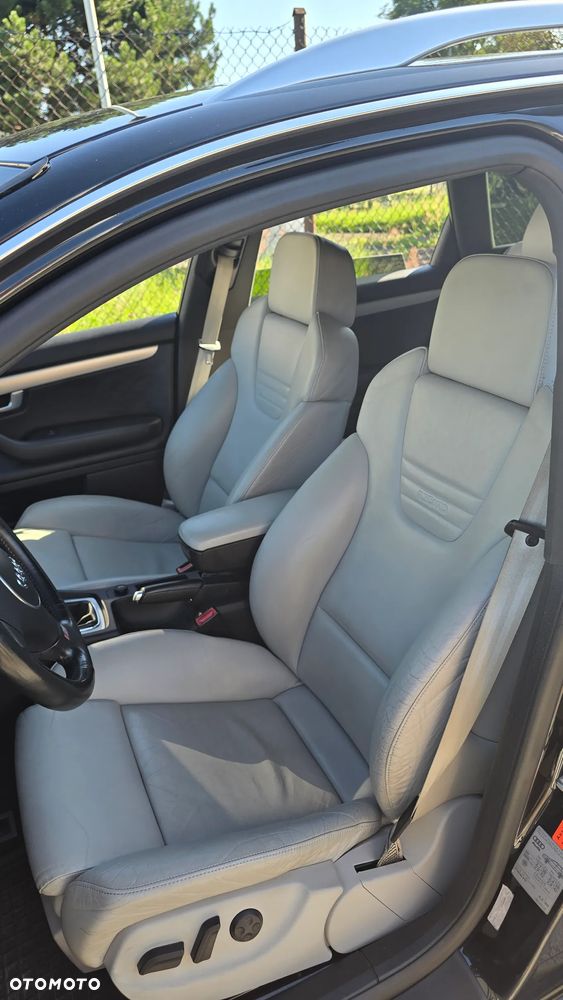 Audi S4 Limousine 4.2 Quattro - 29