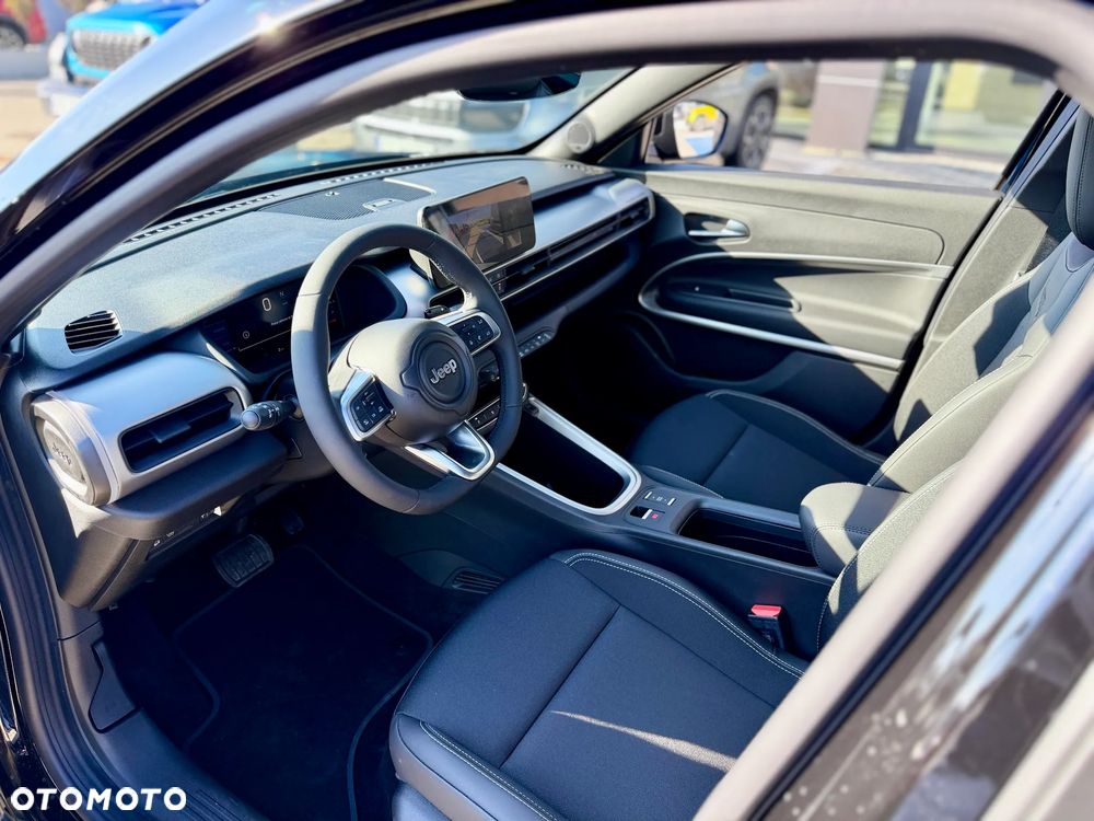 Jeep Avenger 1.2 T3 mHEV Summit FWD eDCT6 - 18