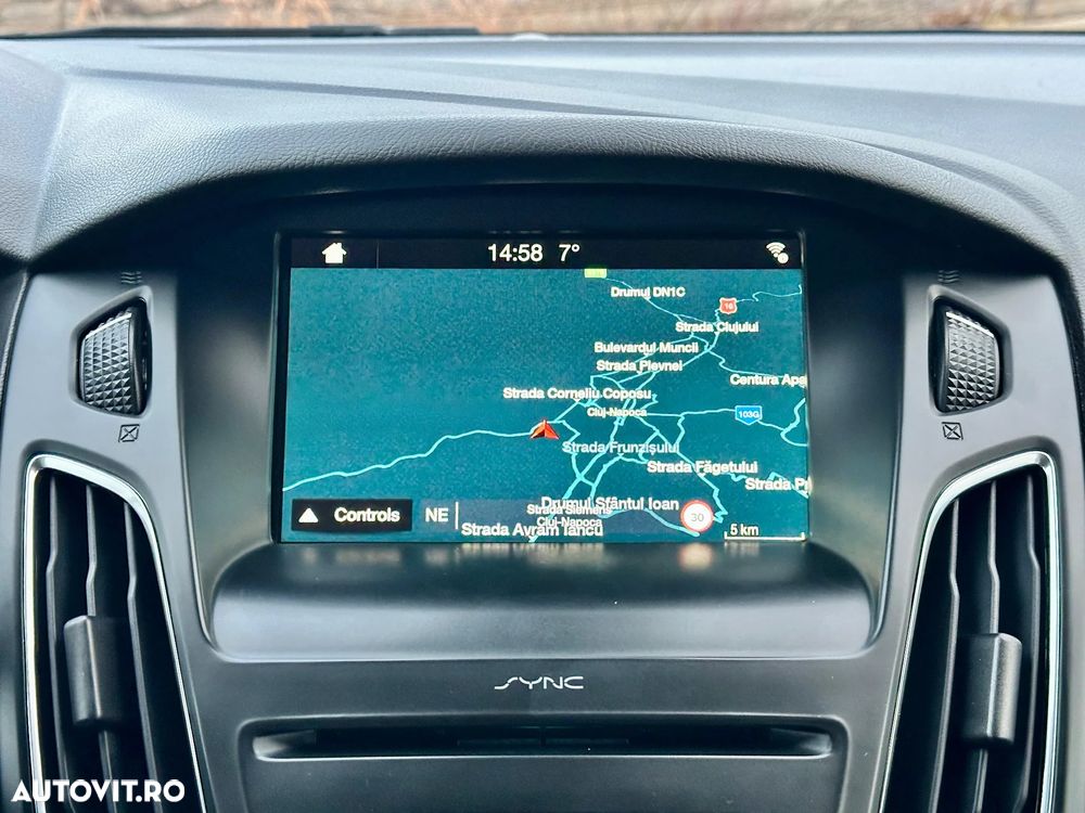 Ford Focus 1.5 EcoBlue Start-Stopp-System TITANIUM - 29