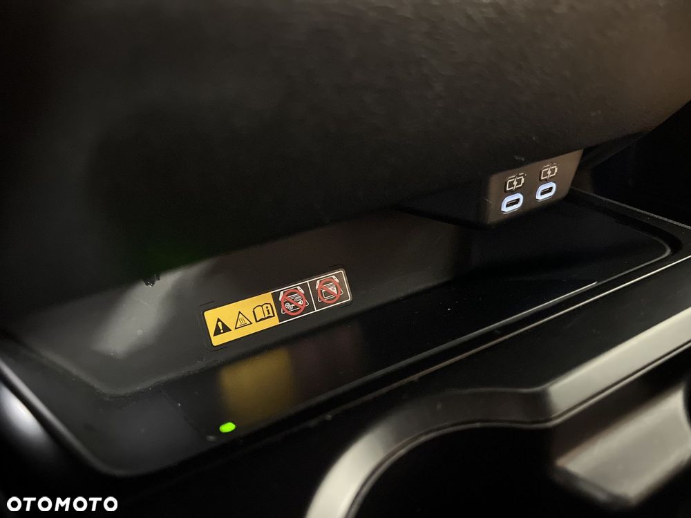 Lexus UX 250h GPF F Sport Design 2WD - 23