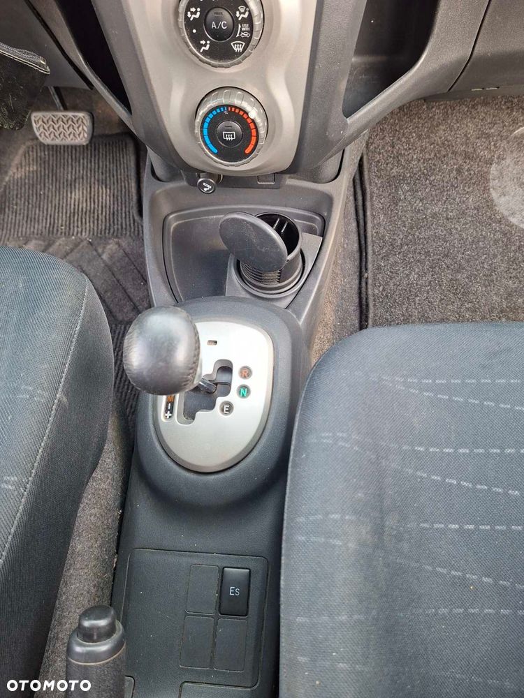 Toyota Yaris 1.3 Sol MM - 6