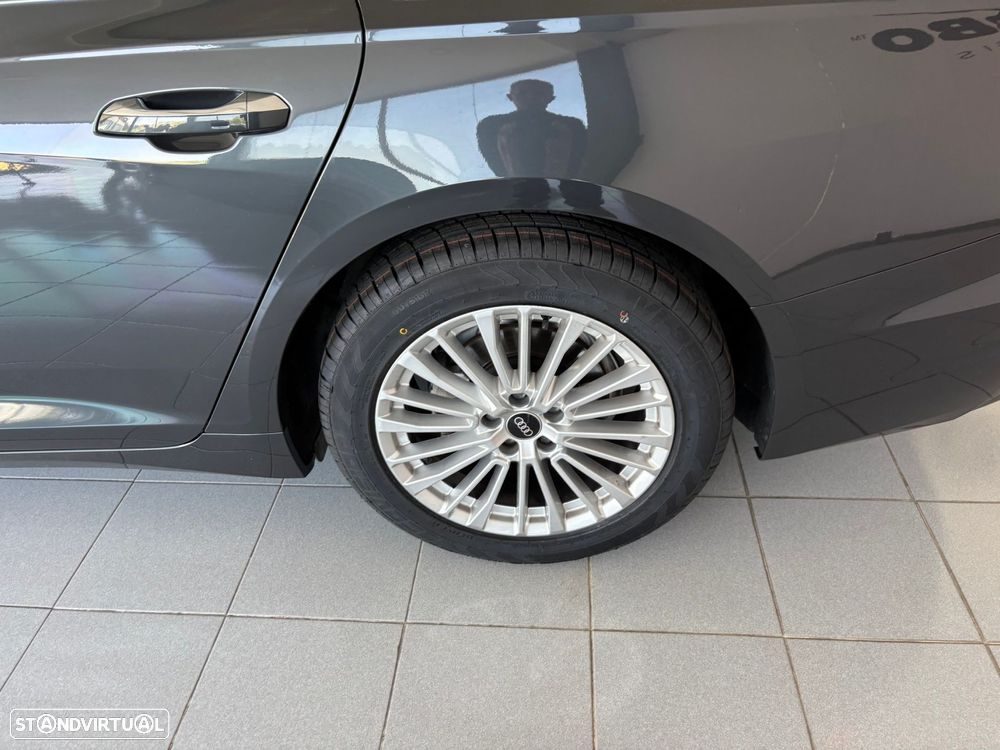 Audi A6 Avant 40 TDI quattro Design S tronic - 25