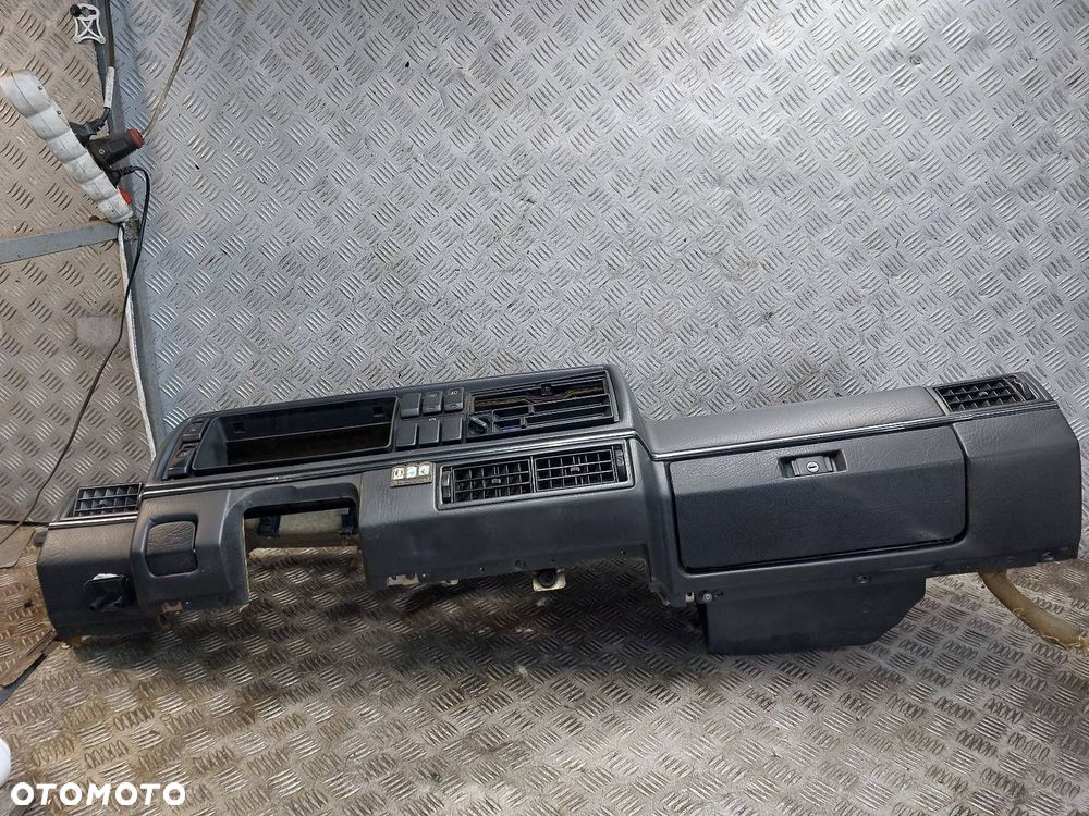 KOKPIT DESKA ROZDZIELCZA PANEL RAMKA LICZNIKA SCHOWEK VOLKSWAGEN GOLF II - 7