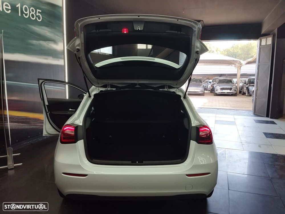 Mercedes-Benz A 180 d Style — fotografia 11