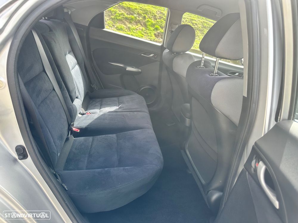 Honda Civic 1.4 Comfort - 29