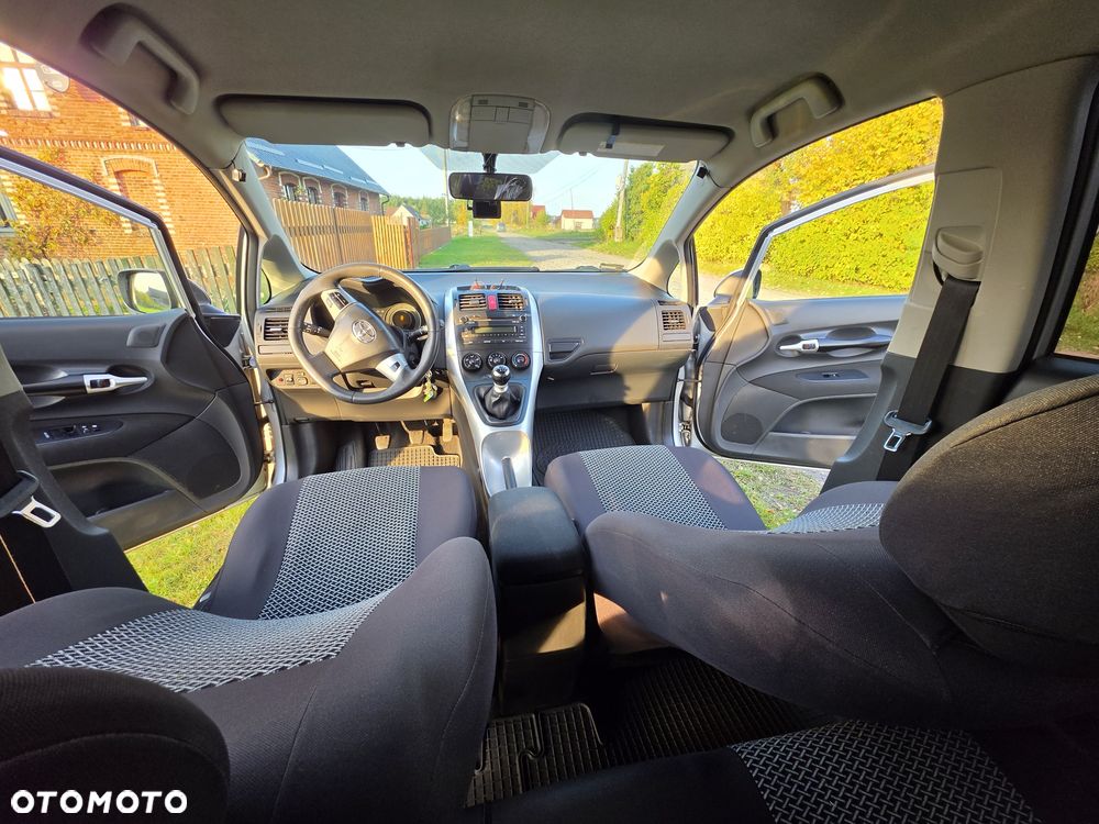 Toyota Auris - 7