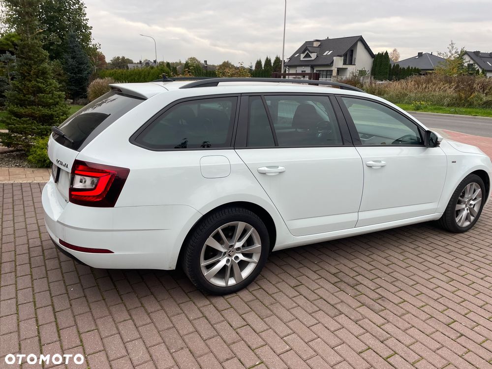 Skoda Octavia 2.0 TDI 4x4 Clever DSG - 2