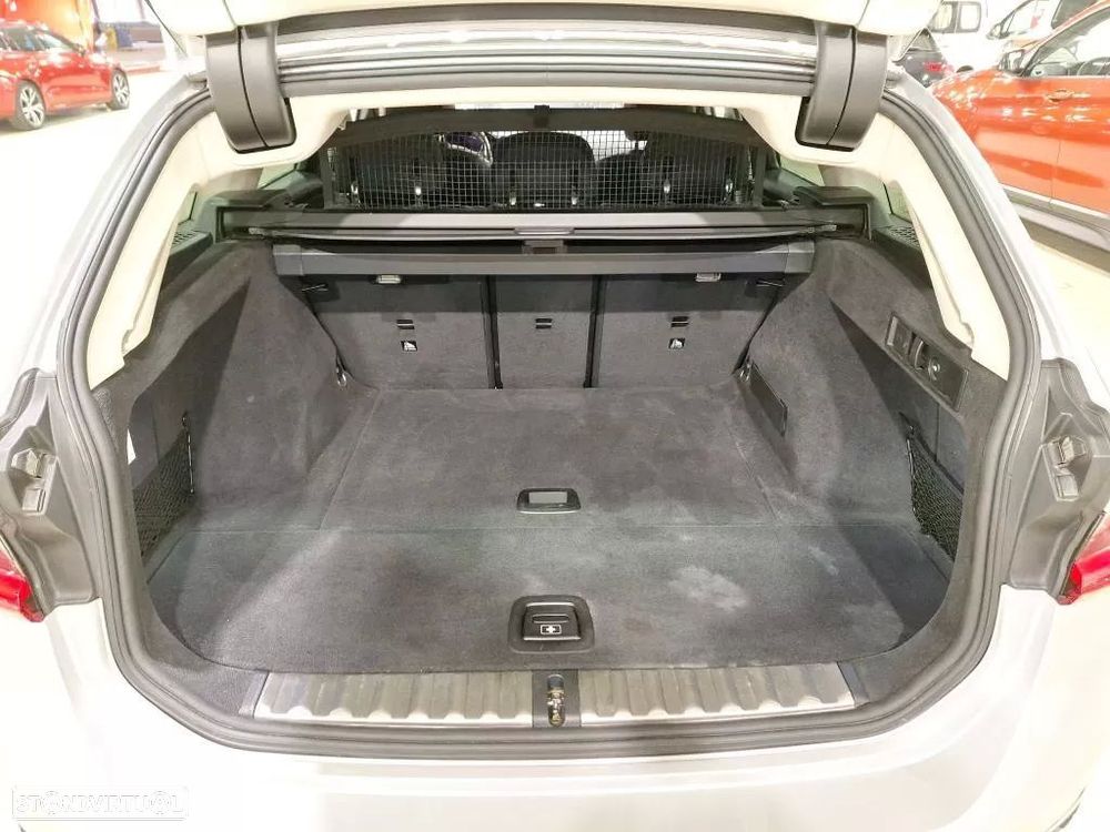 BMW 318 d Touring Luxury Line - 8