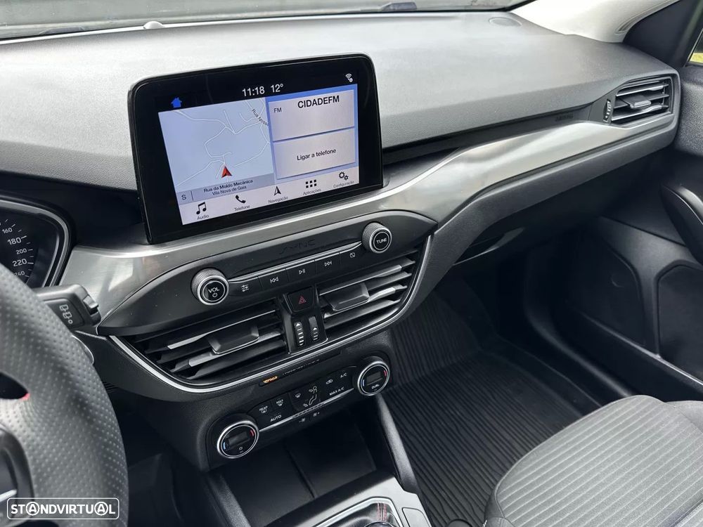 Ford Focus 1.0 EcoBoost S&S TITANIUM - 24