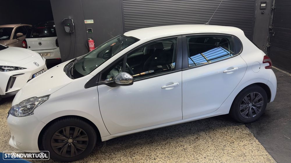 Peugeot 208 PureTech 68 Urban Move - 2
