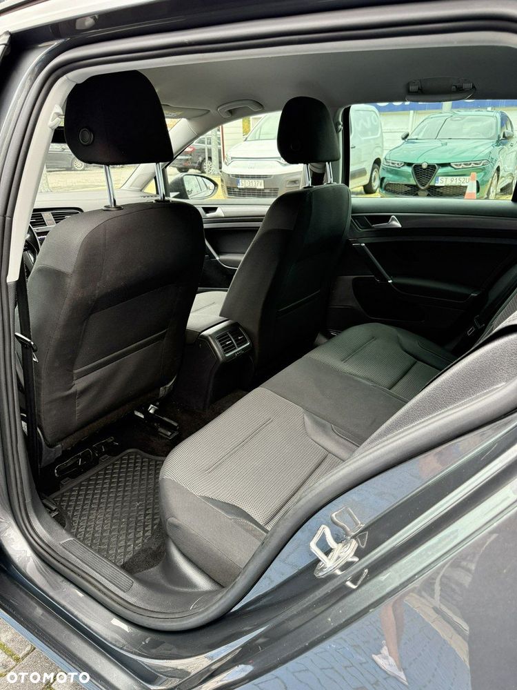 Volkswagen Golf - 18