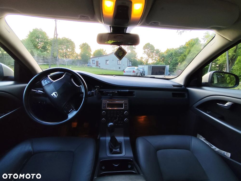 Volvo V70 D5 AWD Kinetic - 5