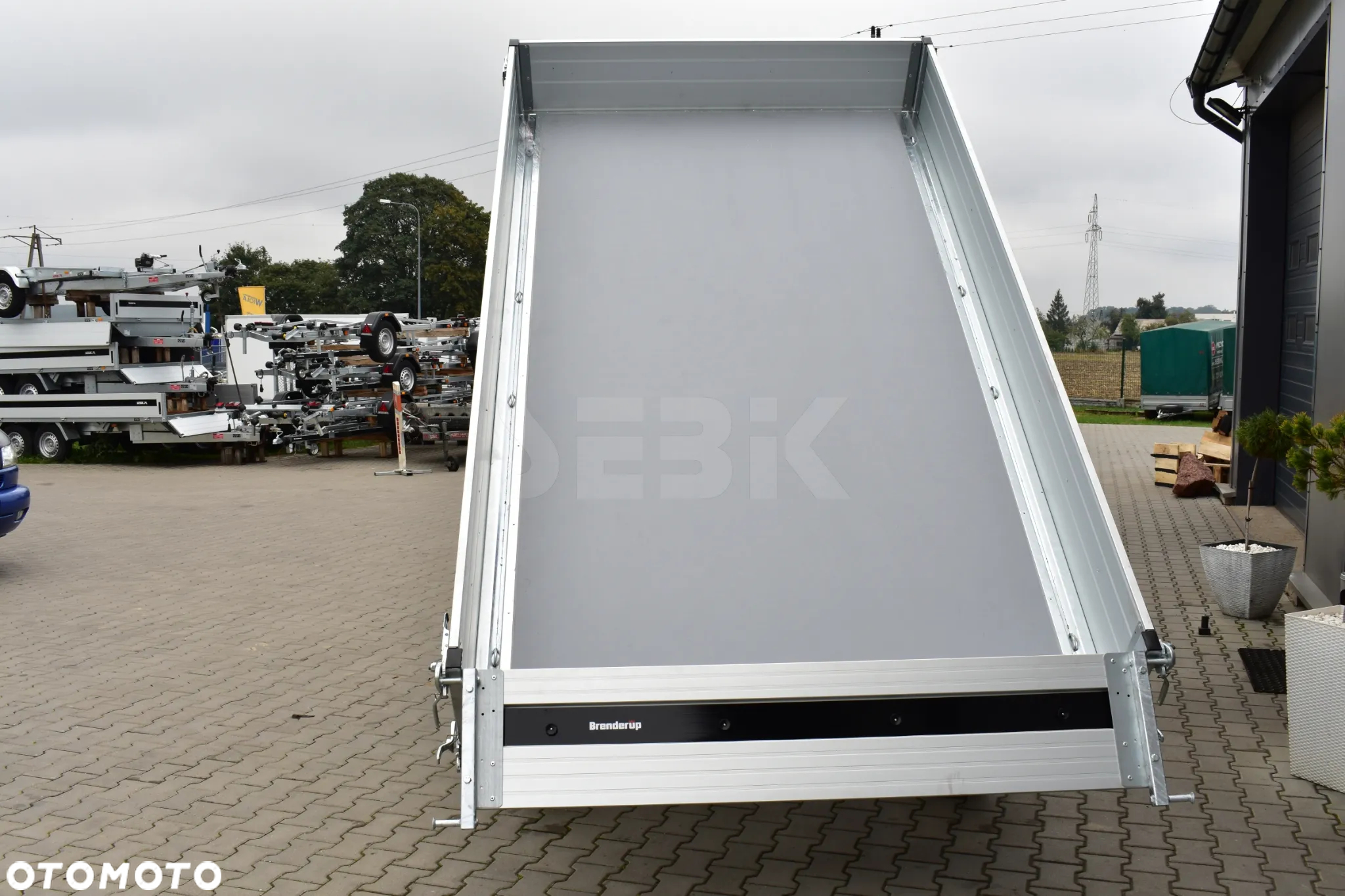 Brenderup MOCNY I LEKKI KIPER 3 STRONY TT5325 DMC 3500 kg. - 12