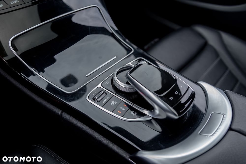 Mercedes-Benz Klasa C 450 AMG 4Matic 7G-TRONIC - 39