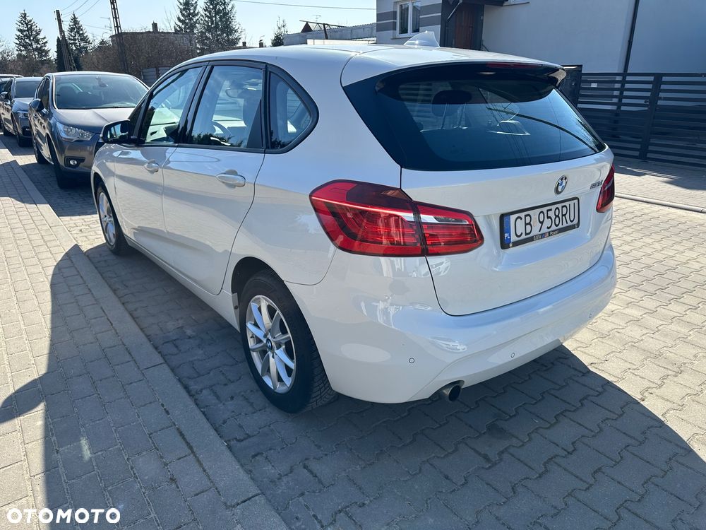 BMW Seria 2 218d - 4