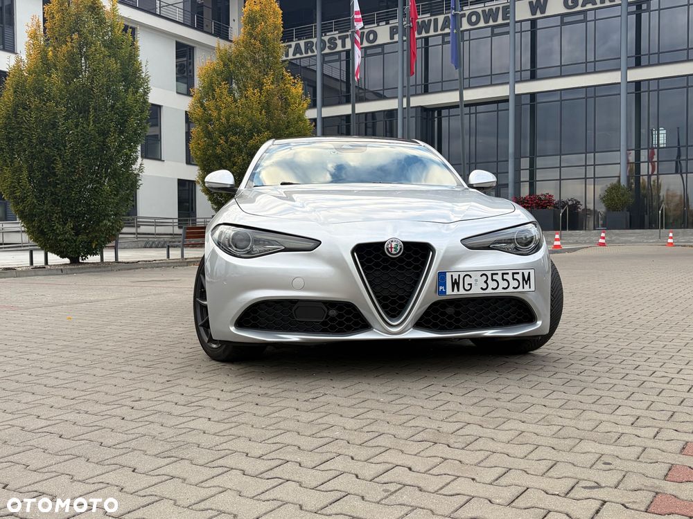 Alfa Romeo Giulia 2.0 Turbo 16V AT8-Q4 Veloce - 2