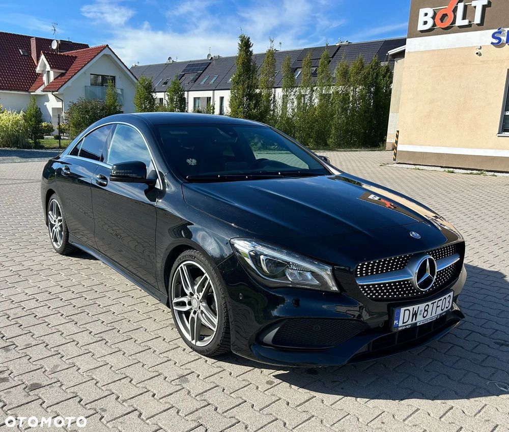 Mercedes-Benz CLA 200 7G-DCT Urban - 2