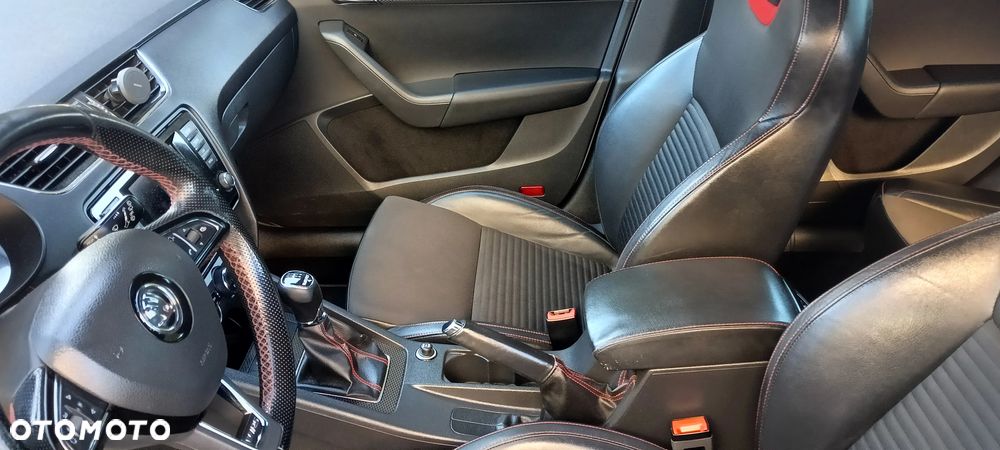 Skoda Octavia 2.0 TDI RS - 13