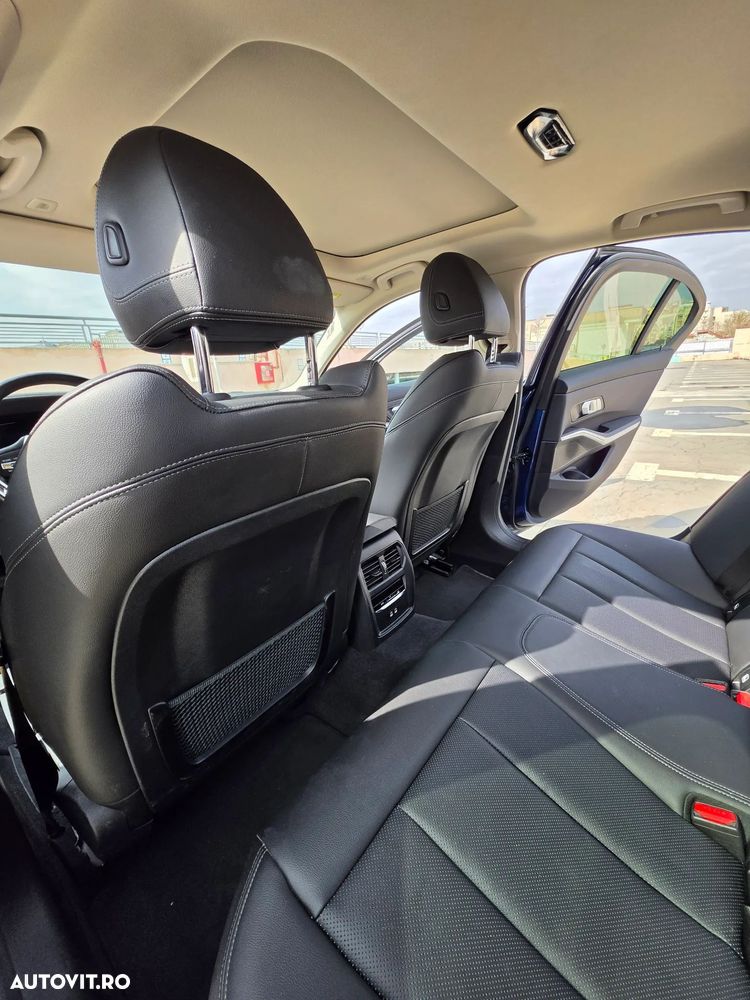 BMW Seria 3 320d xDrive AT MHEV - 24